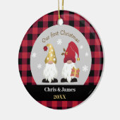 かわいい格言私たちの初めてのクリスマスバッファロープレイド セラミックオーナメント (左)