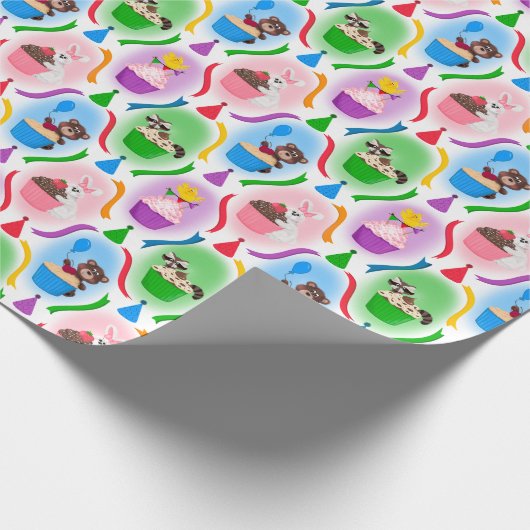 かわいい森の動物とカップケーキ誕生日 ラッピングペーパー (角)