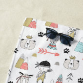 かわいい森林動物及びインドの男の子パターン ビーチタオル (インサイチュ)