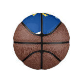 かわいい歌の黄色いカナリアの鳥の漫画 ミニバスケットボール (右)