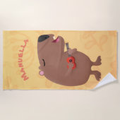 かわいい歌カピバラukulele漫画イラストレーション ビーチタオル (正面)