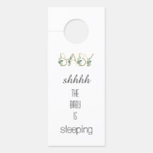 かわいい水の色の緑の葉ベビー眠る