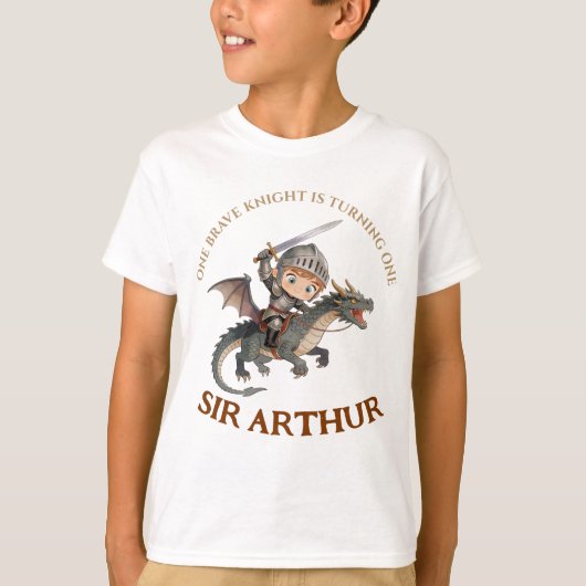 かわいい水彩の騎士の城 少年の1歳の誕生日 Tシャツ (正面)
