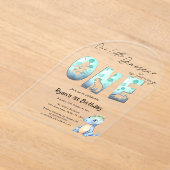 かわいい水彩ベビー恐竜1歳の誕生日 アクリル招待状 (レイダウン)