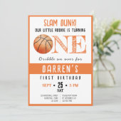 かわいい水彩ルーキー バスケットボール 1歳の誕生日 招待状 (スタンド正面)