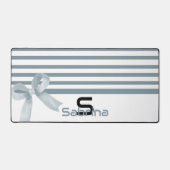 かわいい水彩埃っぽいブルーボウストライプズデスクマット デスクマット (正面)