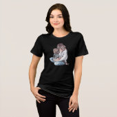 かわいい水彩画のママの膝の上の女の子 トライブレンドＴシャツ (正面全面)