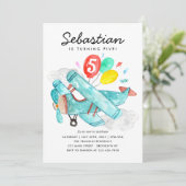 かわいい水彩青い飛行機バルーン子供の誕生日 招待状 (スタンド正面)