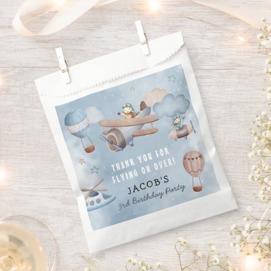 かわいい水彩飛行機ボーイバースデーパーティー フェイバーバッグ (クリップ留めされた状態)