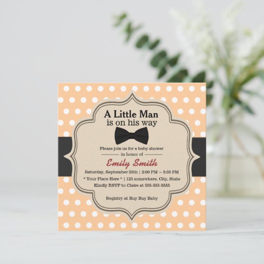 かわいい水玉模様のちょうネクタイの小さい人のベビーシャワー 招待状 (スタンド正面)