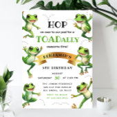 かわいい水色のカエルはどんな年齢の誕生日にも飛び乗る 招待状