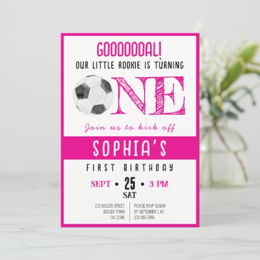かわいい水色のルーキーサッカーピンク1歳の誕生日 招待状 (スタンド正面)