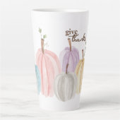 かわいい水色パステルパンプキ与えン感謝してい! カフェラテマグ (正面)