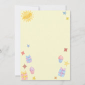 かわいい水色レインボー、太陽と雲誕生日 招待状 (裏面)