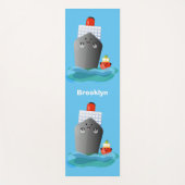 かわいい海ライナー船のタグ漫画イラストレーション ヨガマット (正面)