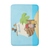 かわいい海賊の少年と大きな船の名前をカスタムする バスマット (正面縦)