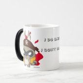 かわいい海賊アライグマの日本製アニメのマンガのキャラクタのマグ モーフィングマグカップ (正面左)