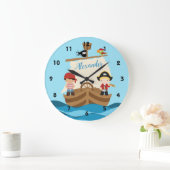 かわいい海賊ボーイズ&大きな船の名前をカスタムする ラージ壁時計 (ホーム)