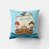 かわいい海賊少年と大型船の名前をカスタムする クッション (裏面)
