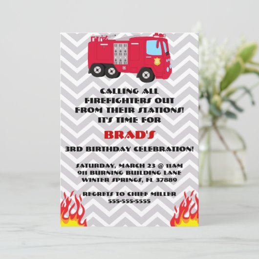 かわいい消防車エンジン誕生日パーティーの招待 招待状 (スタンド正面)