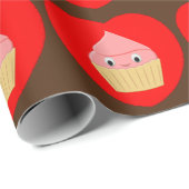 かわいい漫画いちごカップケーキハートオンブラウン ラッピングペーパー (ロールコーナー)