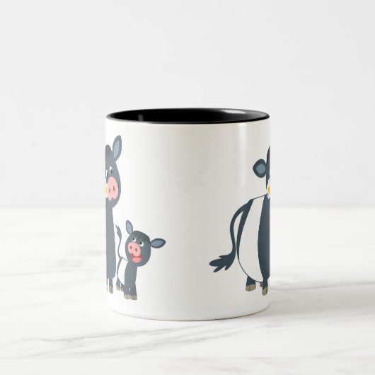 かわいい漫画によってギャロウェーのベルトを付けられる牛および子牛 ツートーンマグカップ (中央)