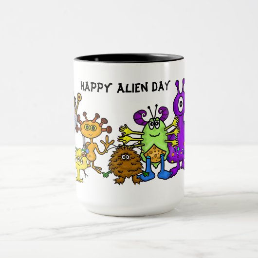 かわいい漫画のエイリアンマグ マグカップ (中央)