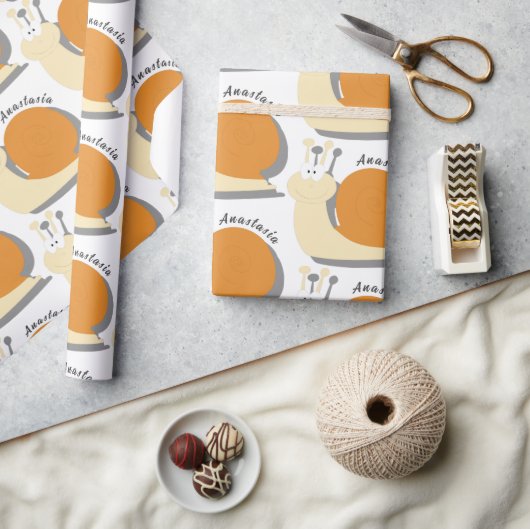 かわいい漫画のカタツムリパーソナライズされた ラッピングペーパー (クラフト)