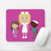 かわいい漫画のナース及び子供のカスタマイズ可能なピンク マウスパッド (マウス)