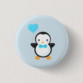 かわいい漫画のペンギンと青いハートの風船 缶バッジ