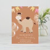 かわいい漫画のラクダ誕生日の招待 招待状 (スタンド正面)