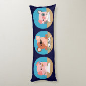 かわいい漫画の子豚の3つの抱き枕 ボディピロー (裏面 (縦))