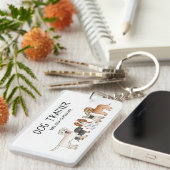 かわいい漫画の犬のイラストレーション – 犬のトレーナー キーホルダー (正面右)