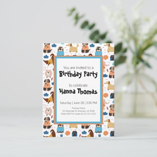 かわいい漫画の犬のテーマ誕生日パーティー インビテーションポストカード (スタンド正面)