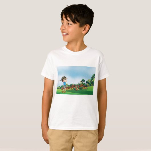 かわいい漫画の男の子ゴルフおもしろいゴルフ恋人デザイン Tシャツ (正面フル)