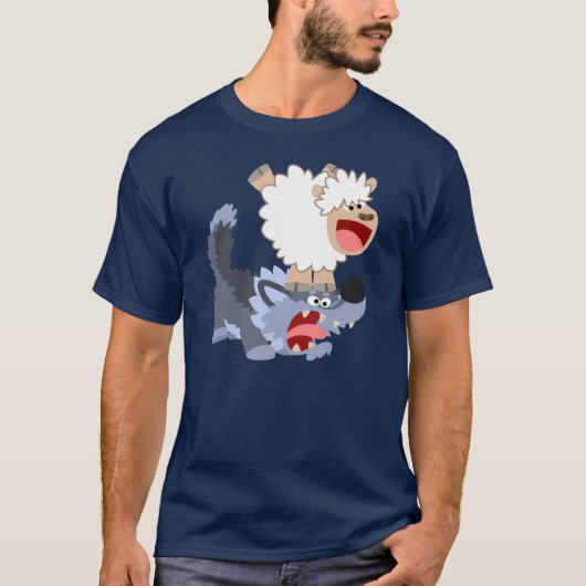 かわいい漫画の羊がオオカミと綱引きするTシャツ Tシャツ (正面)