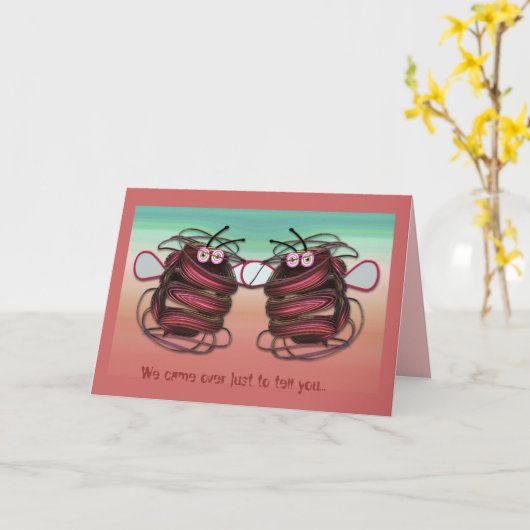 かわいい漫画の誕生日カードエイリアンミツバチと文字 カード (黄色い花)