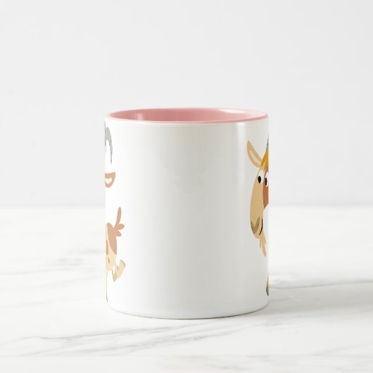かわいい漫画の連続したヤギのマグ ツートーンマグカップ (中央)