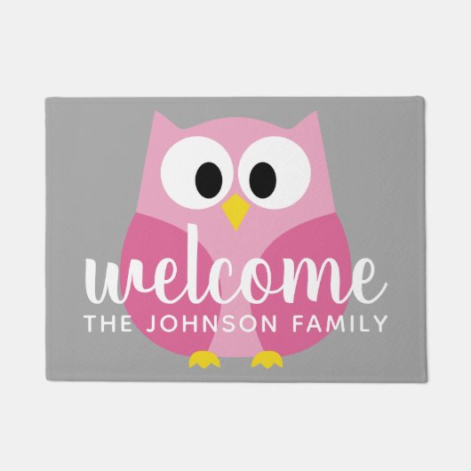 かわいい漫画フクロウ – ピンクとグレーの名前をカスタムする ドアマット (正面)