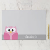 かわいい漫画フクロウ – ピンクとグレーの名前をカスタムする ペーパーパッド (インサイチュ)