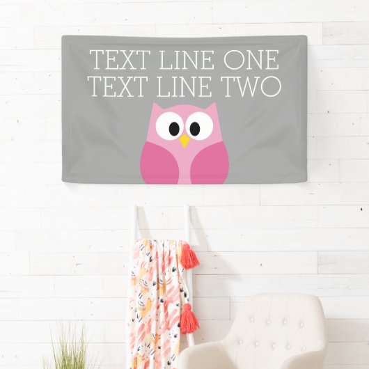 かわいい漫画フクロウ – ピンクとグレーの名前をカスタムする 横断幕 (インサイチュ)