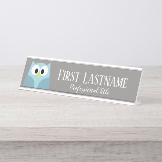 かわいい漫画フクロウ – 青と灰色の名前をカスタムする デスクネームプレート (正面)