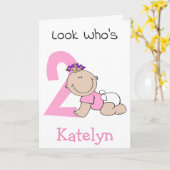 かわいい漫画ベビーガール2nd誕生日 カード (黄色い花)