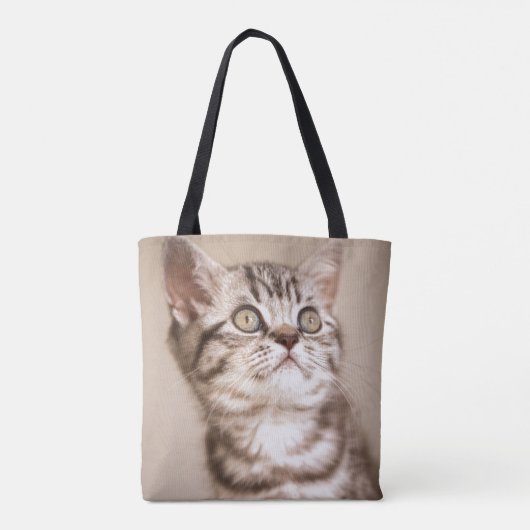 かわいい灰色のイギリスの短い髪の子ネコ(青い虎猫) トートバッグ (裏面)
