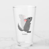 かわいい灰色のチンチラ漫画イラストレーション タンブラーグラス (裏面)