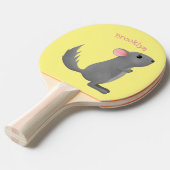 かわいい灰色のチンチラ漫画イラストレーション 卓球ラケット (正面アングル)