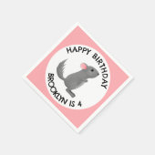 かわいい灰色のピンクのチンチラパーソナライズされた誕生日 スタンダードカクテルナプキン (角)