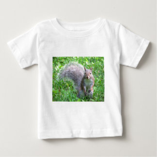 かわいい灰色のリス ベビーTシャツ