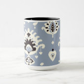 かわいい灰色ベージュイカットの種族パターン マグカップ (中央)