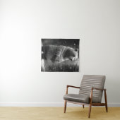 かわいい熊が心地よいセーターを着ている タペストリー (インサイチュ(横))